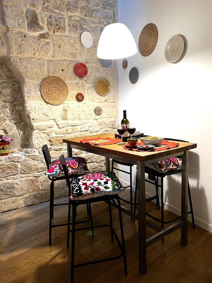 Palazzo Barone,nel Cuore Del Borgo Antico. Appartement Bari